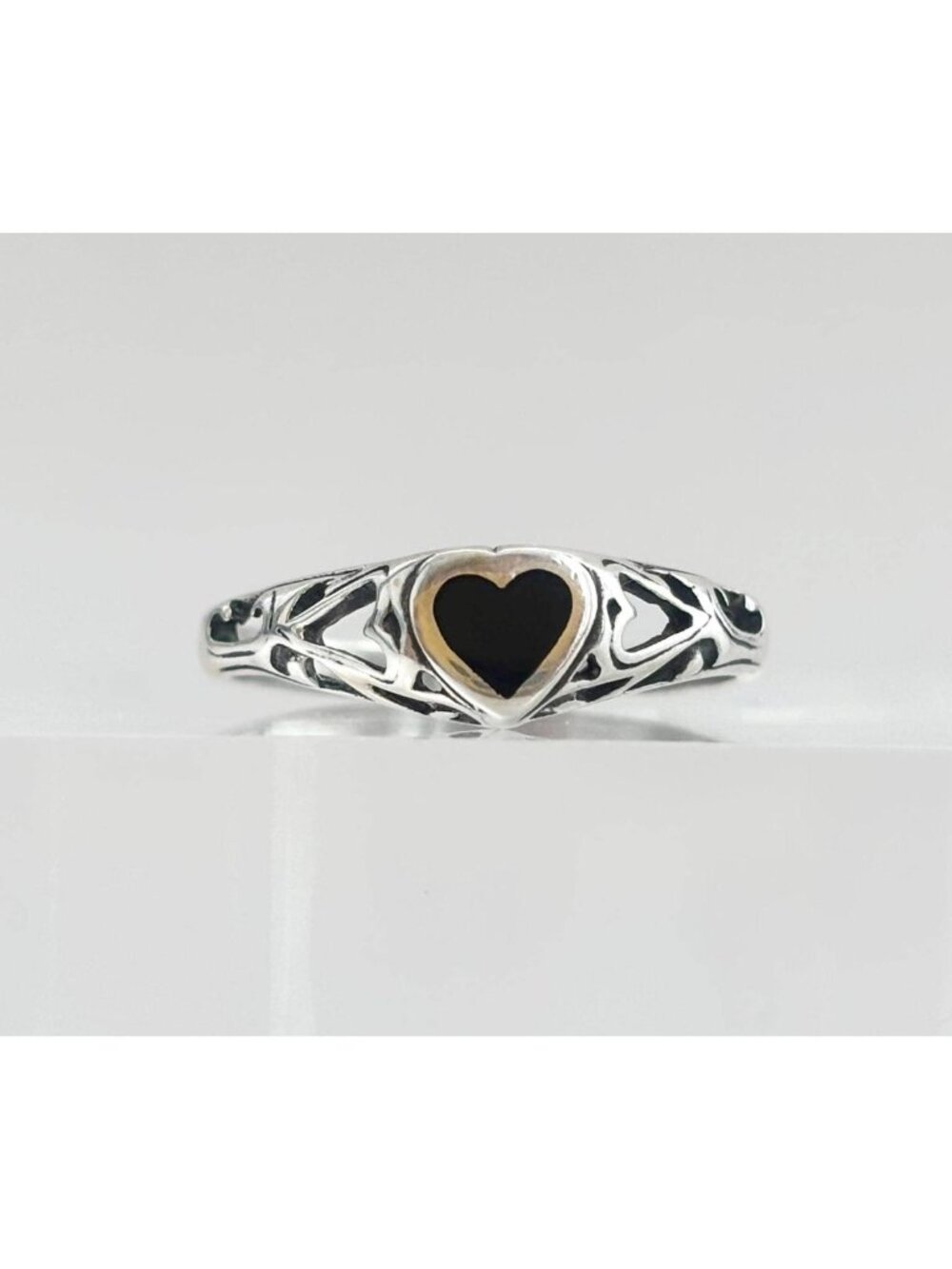 Wheeler Manufacturing Onyx Heart Shaped Sterling Silver 925 Vintage Ring - sz 9